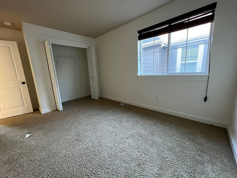 341 NE Eagle Way — Photo 12