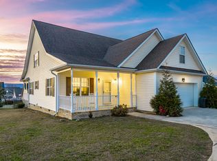 190 Sycamore Dr, Chickamauga, GA 30707