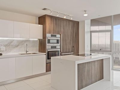851 NE 1st Ave #2102, Miami, FL, 33132