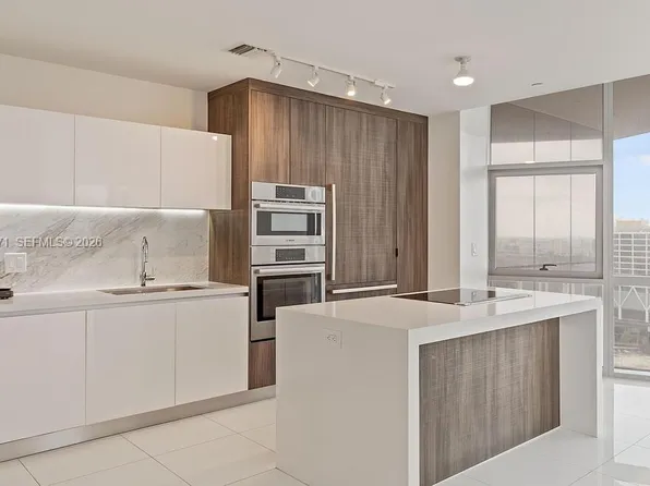 851 NE 1st Ave #2102, Miami, FL 33132