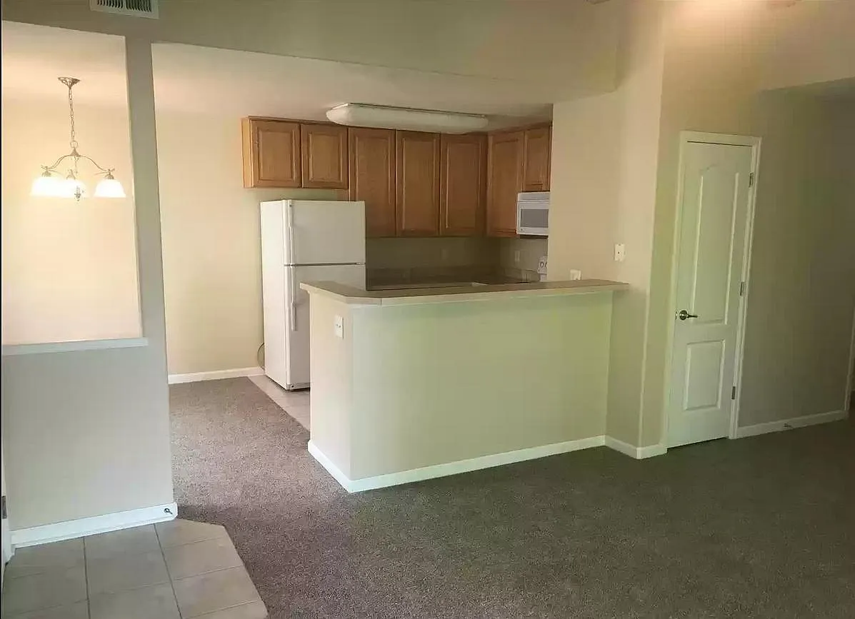 2 bed, 973 sqft, $1,750 — Photo 3