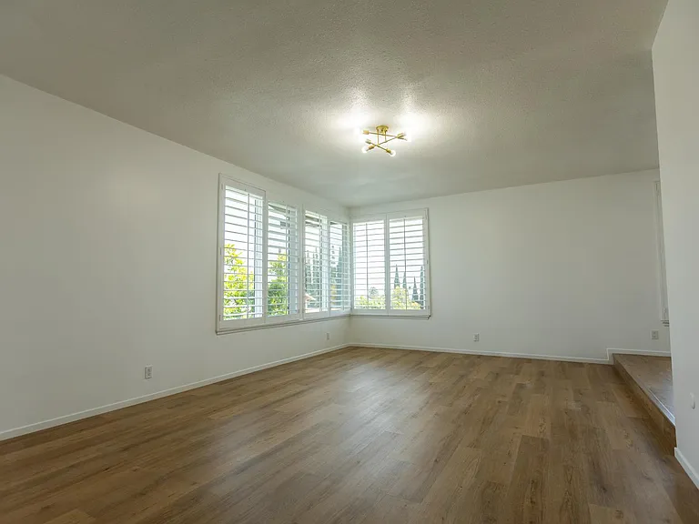 1855 Alpha St — Photo 3