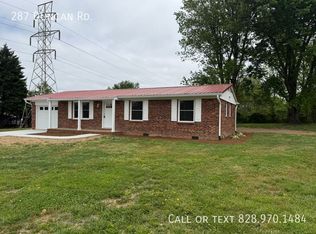 287 Duncan Rd, Flat Rock, NC 28731