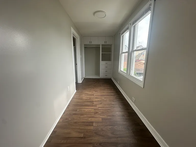 263 E 22nd St #2 — Photo 26
