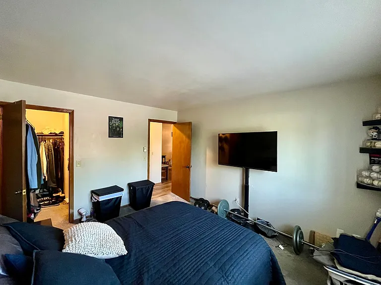 N114W15846 Sylvan Cir — Photo 9