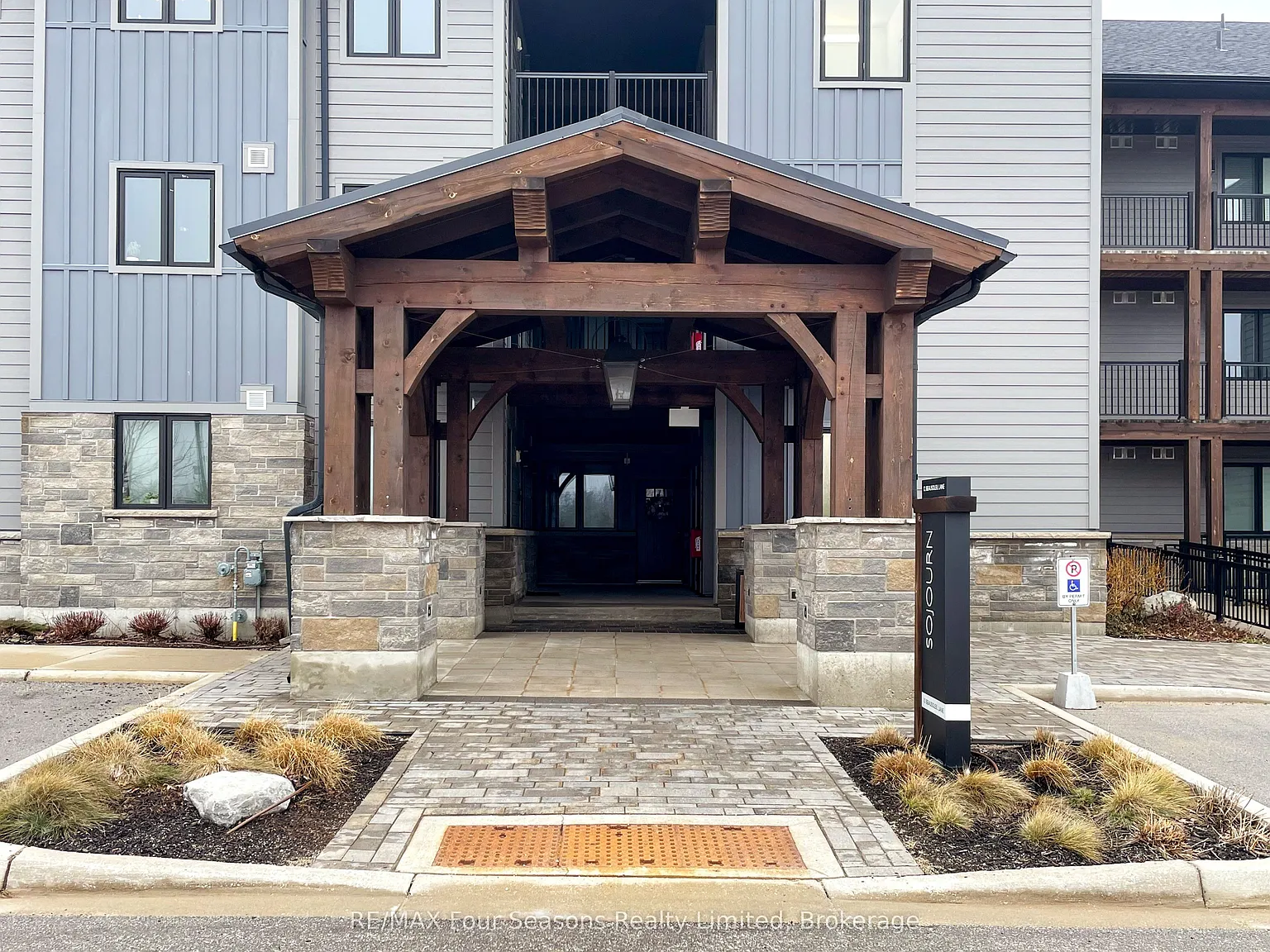 3 bed, $3,200 — Photo 2