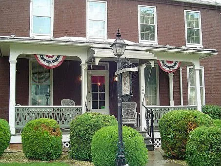 165 N Grafton St photo 1