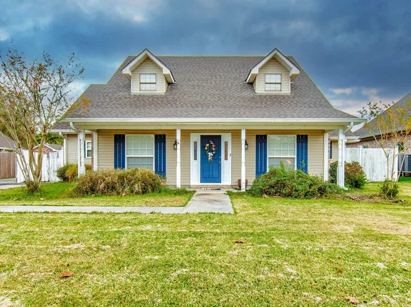407 Lake Crescent Cir, Houma, LA 70360