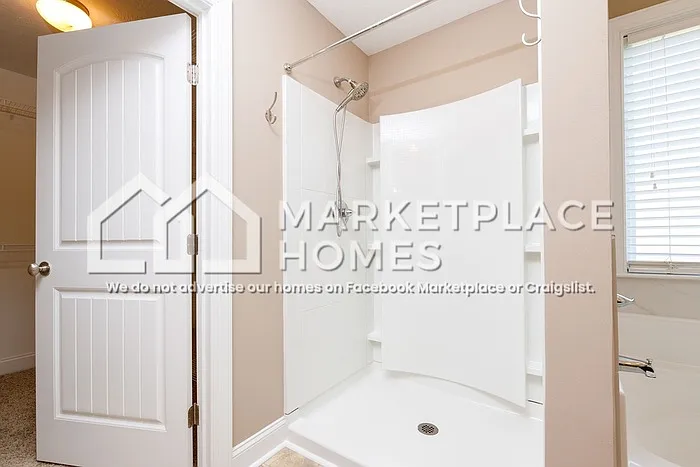 2467 Newbury Ave — Photo 21