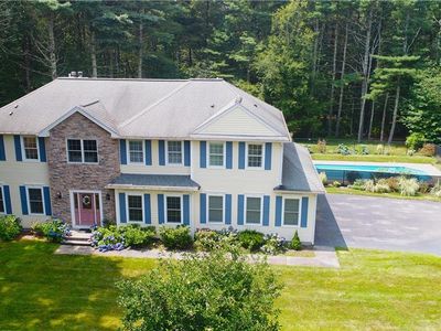 2 Scenic Ridge Ct, Coventry, RI, 02816