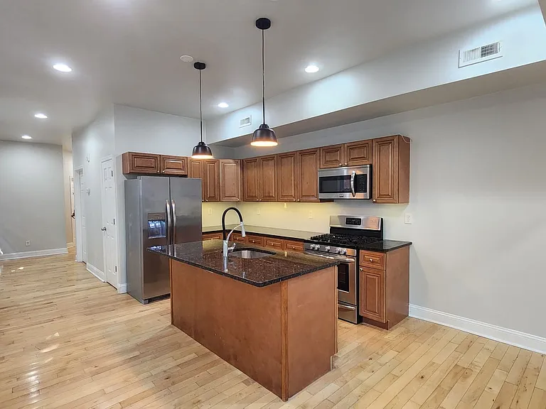 715 North 6th Street — Photo 6