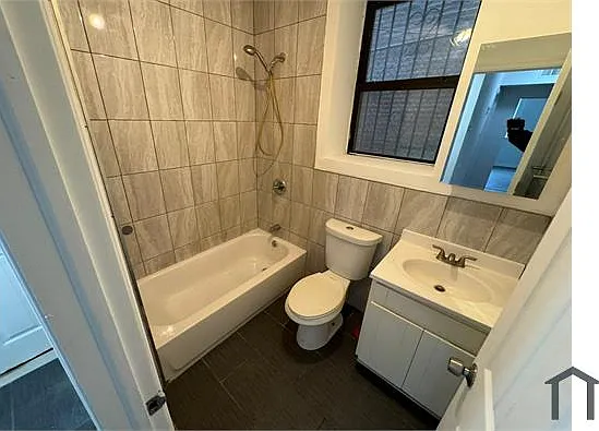 156 Grant Ave #B — Photo 3