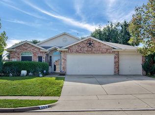 757 Cardinal Dr, Saginaw, TX 76131