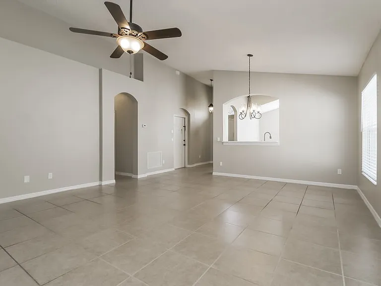 10139 Rivers Trail Dr — Photo 3