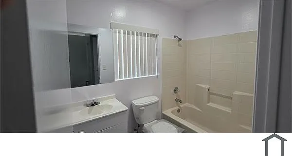 2315 W 54th St #1 — Photo 6