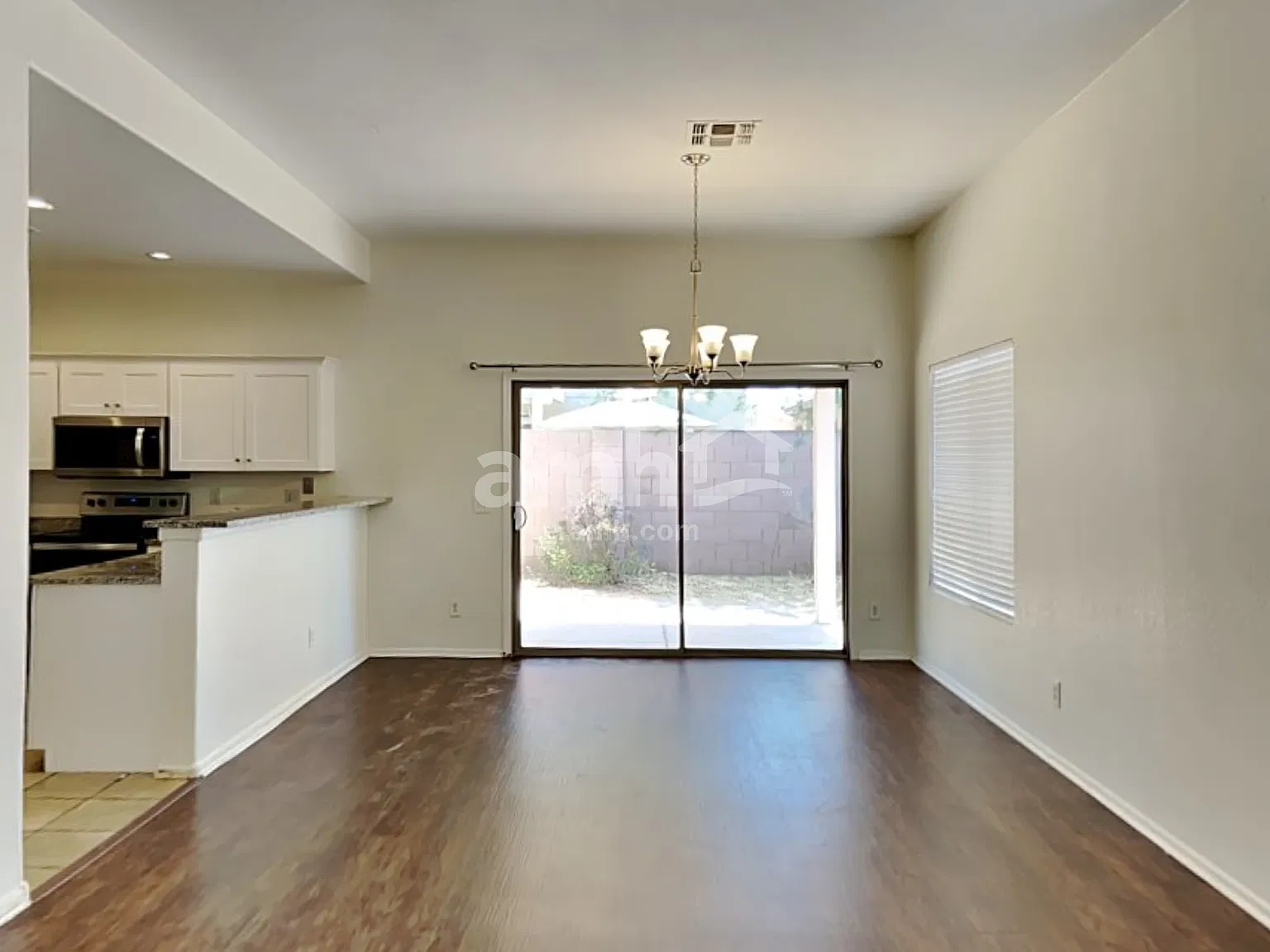 4 bed, 3.0 bath, 1867 sqft, $2,510 — Photo 4