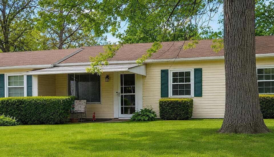 1st image of 102 Friars Ln