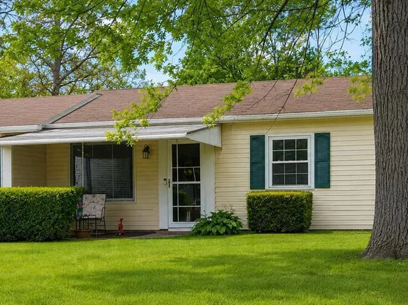 102 Friars Ln, Toledo, OH 43615