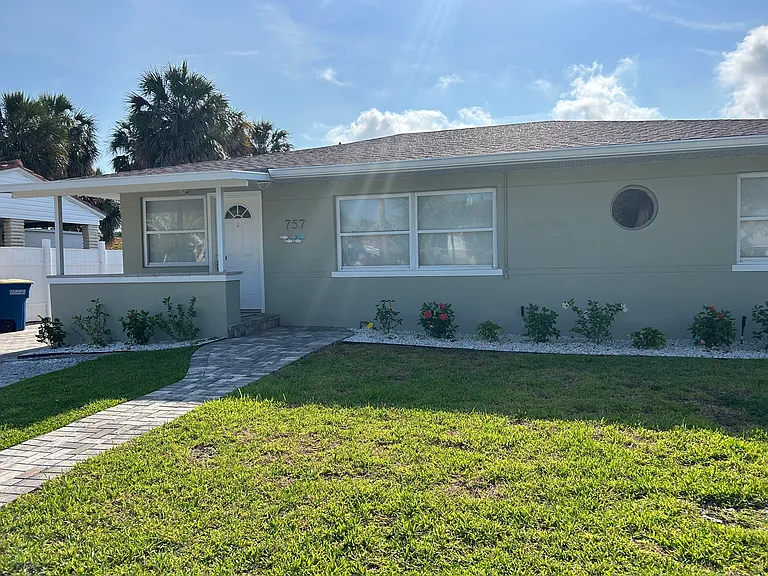 757 Mandalay Ave — Photo 32