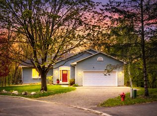 1731 Oakways St, Wayzata, MN 55391