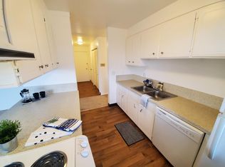 9215 Greenwood Ave N #404, Seattle, WA 98103