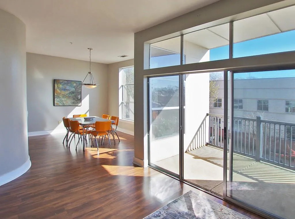 1 bed, 918 sqft, $1,780 — Photo 4