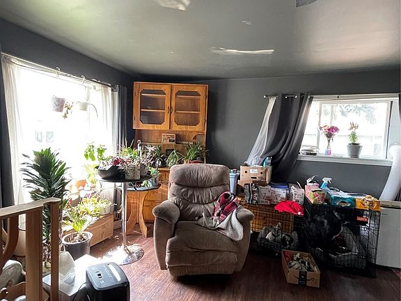 3rd image of 908 1st Avenue S