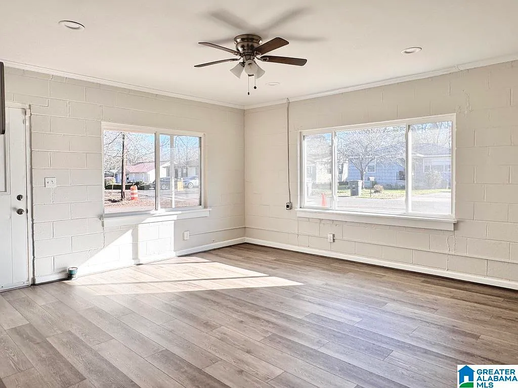 2 bed, 1.0 bath, $1,100 — Photo 3