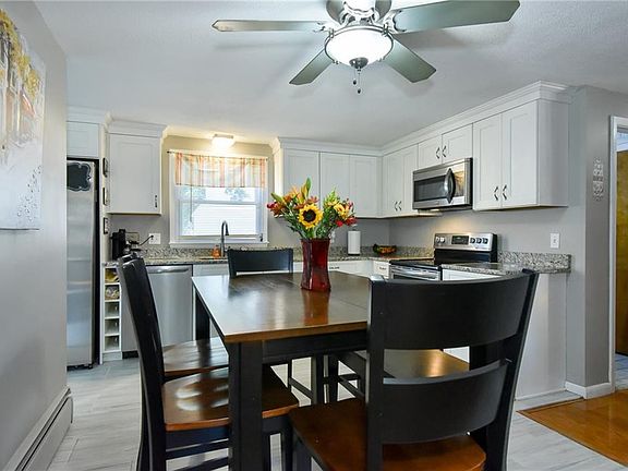 4th image of 3 Cedarwood Dr