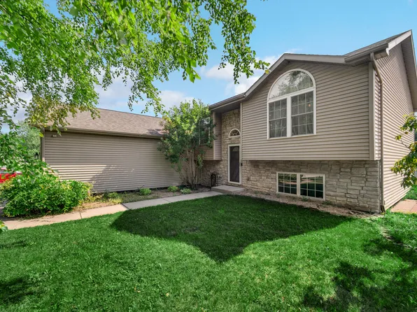 196 Spring View Dr, Porter, IN 46304