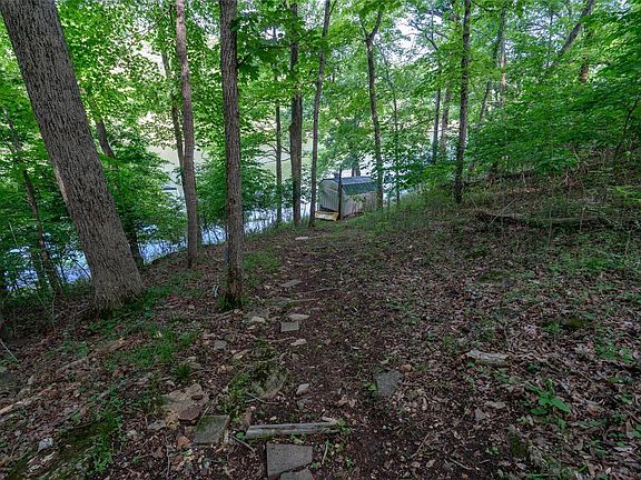 5th image of 606 E Gray Friar Dr