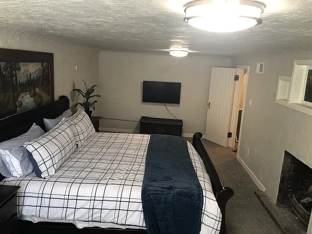 Studio, 600 sqft, $1,200 — Photo 2