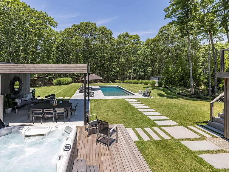 15 Margaret Dr — Photo 24