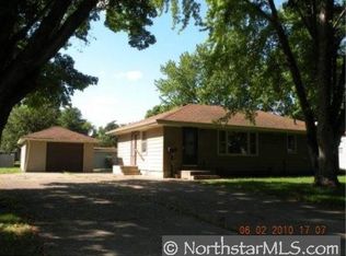 1333 Valley St, Chaska, MN 55318