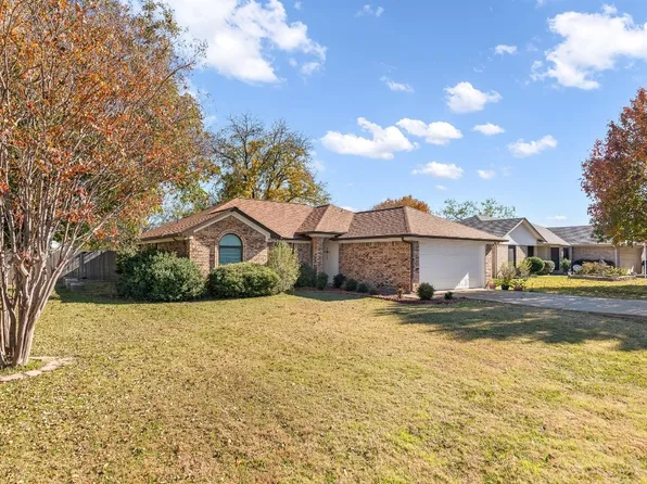 1101 Shady Grove Dr, Granbury, TX 76049