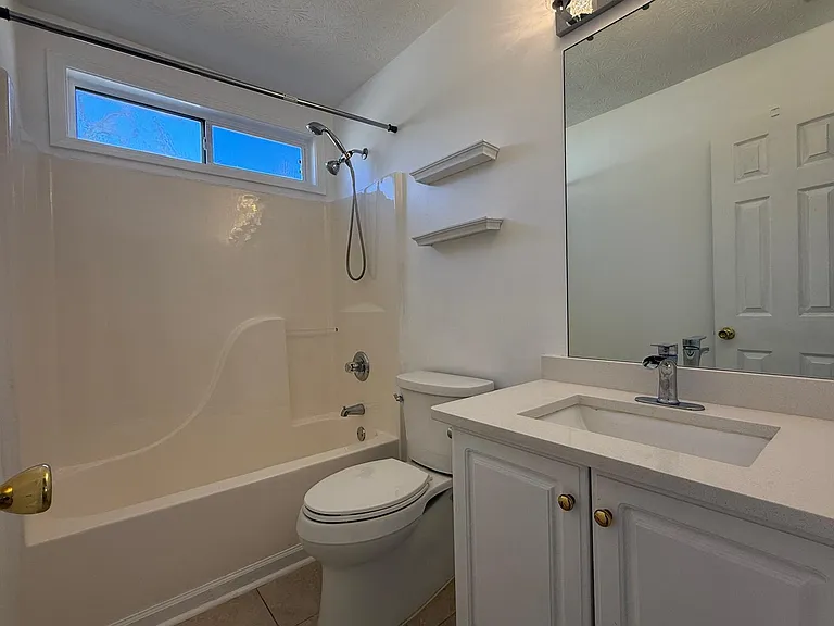2029 Manor Oak Ln — Photo 18
