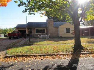 319 Claremont St, Buchanan, MI 49107
