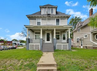 803 Snelling Ave N, Saint Paul, MN 55104