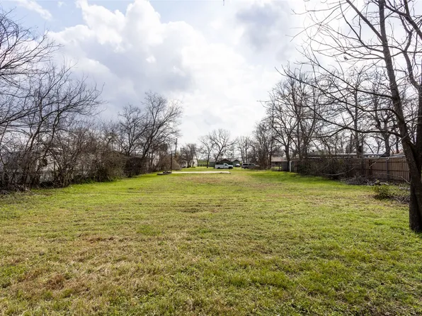 5925 Posey Ln, Haltom City, TX 76117