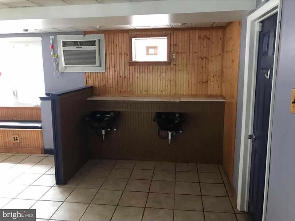 2nd image of 3358 Princeton Ave APT 1