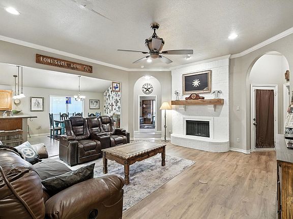 5th image of 8424 Marianna Way