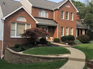 1363 Royal Oak Dr, Wexford, PA