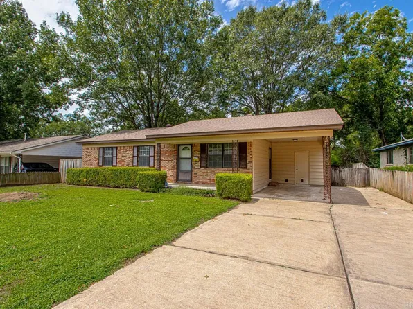 429 Live Oak Dr, N Little Rock, AR 72117