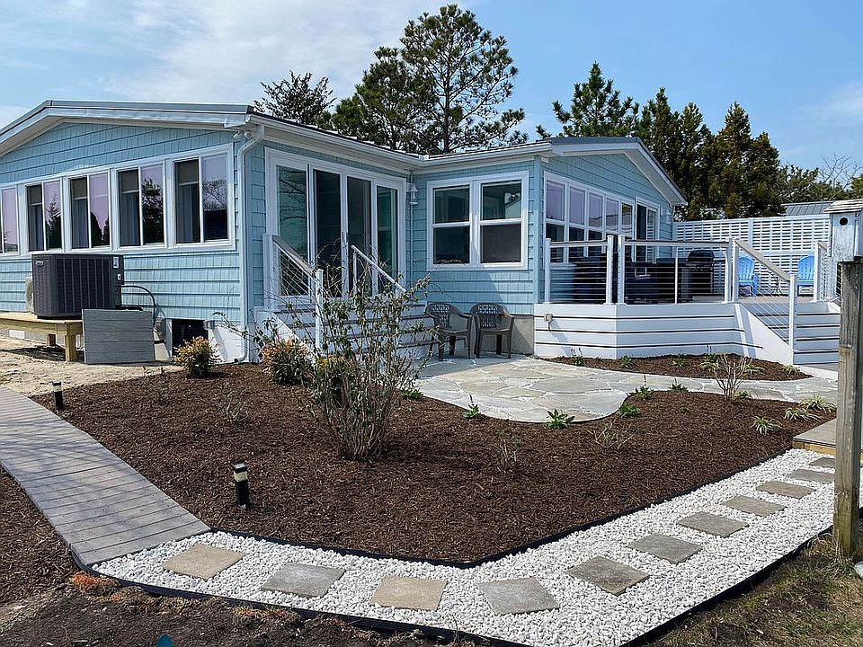 1st image of 36095 Bay Dr