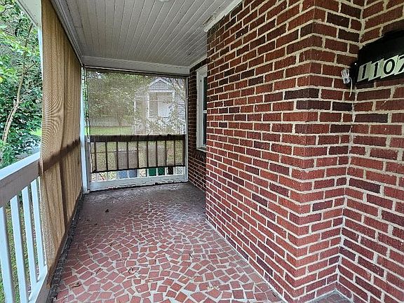 3rd image of 1107 Jensen St