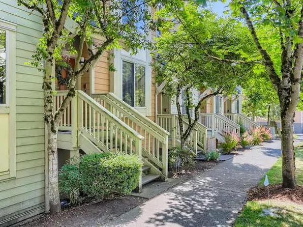 388 Shangri La Way NW, Issaquah, WA 98027