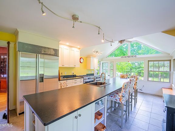 4th image of 187 Ridge Rd