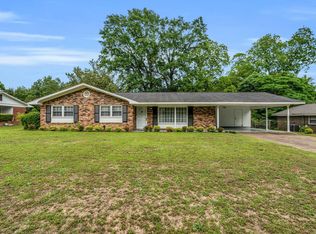 205 Eastwood Dr, Columbus, MS 39702