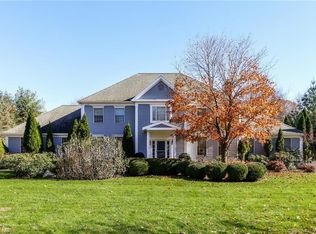 89 Newton Rd, Woodbridge, CT 06525
