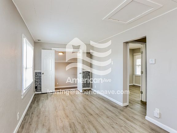 841777_003_wm_-_living_room_13470856.jpg